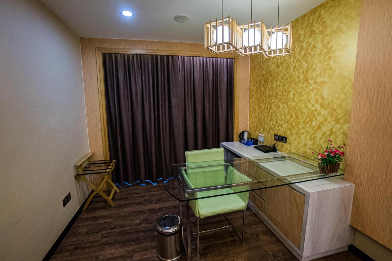 JC Mark Hotel Bintulu Buitenkant foto